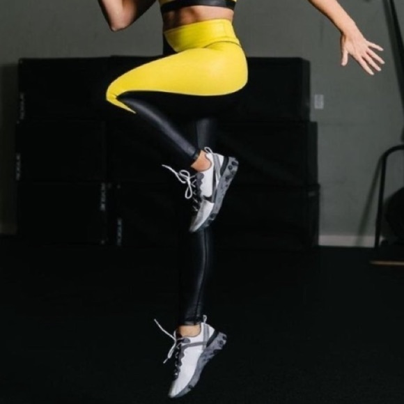 ZIYA Black and Yellow Light N Tight Leggings. Size 16-18 - Picture 9 of 9